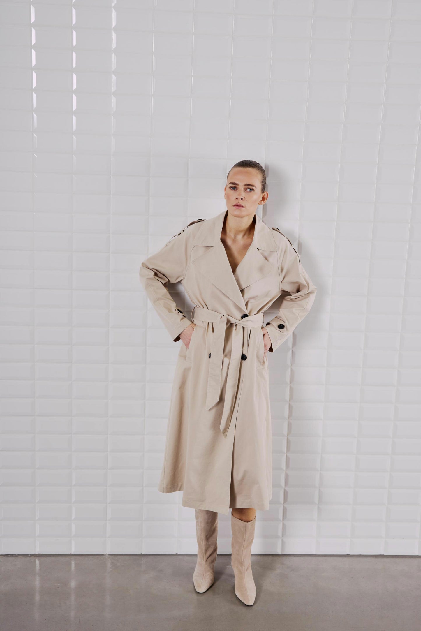 Trenchcoat Theresa