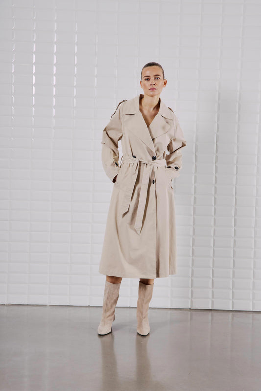 Trenchcoat Theresa
