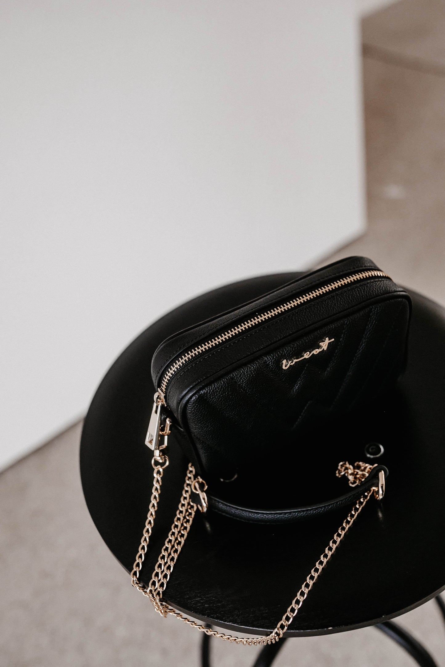 WEAT - Umhängetasche Black Gold